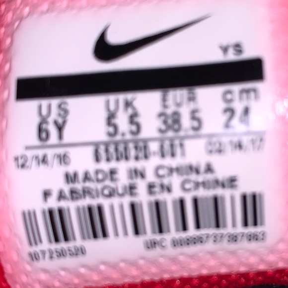 NIKE AIR MAX PLUS | RED | SIZE 6Y - Picture 3 of 4